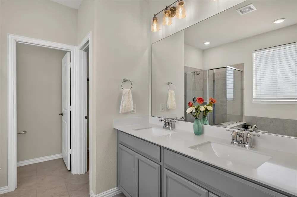 8715 Royal Star Road Rowlett, TX 75089