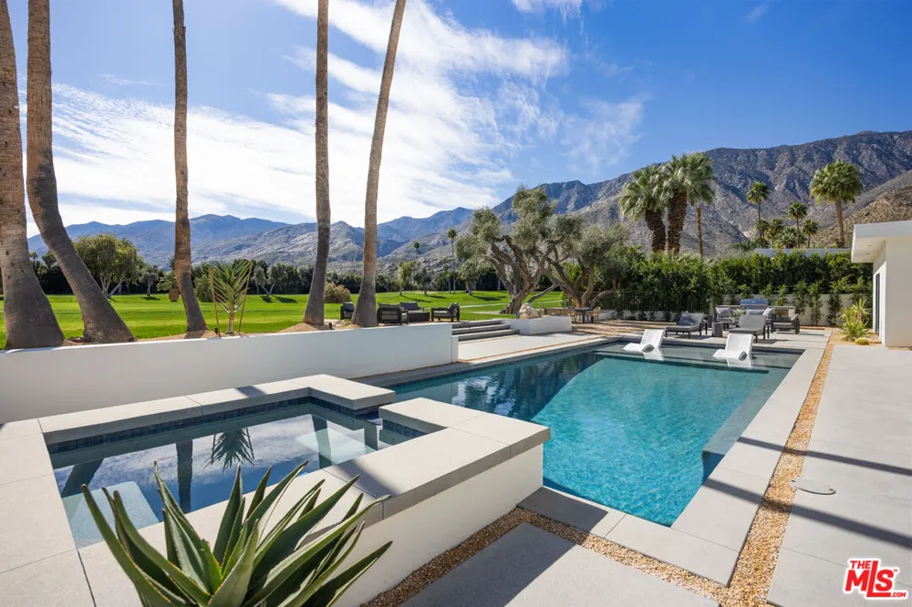 483 E Santiago Way Palm Springs, CA 92264