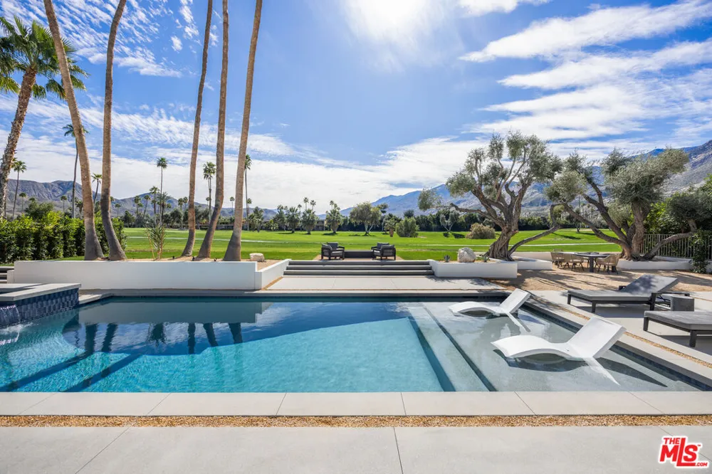 483 E Santiago Way Palm Springs, CA 92264
