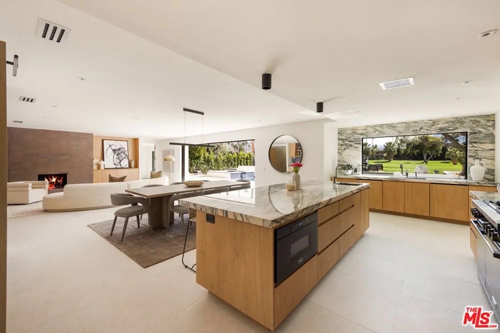 483 E Santiago Way Palm Springs, CA 92264