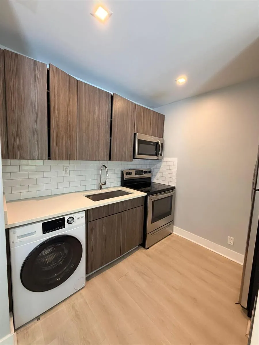 1273 NE 38th Street #3 Oakland Park, FL 33334