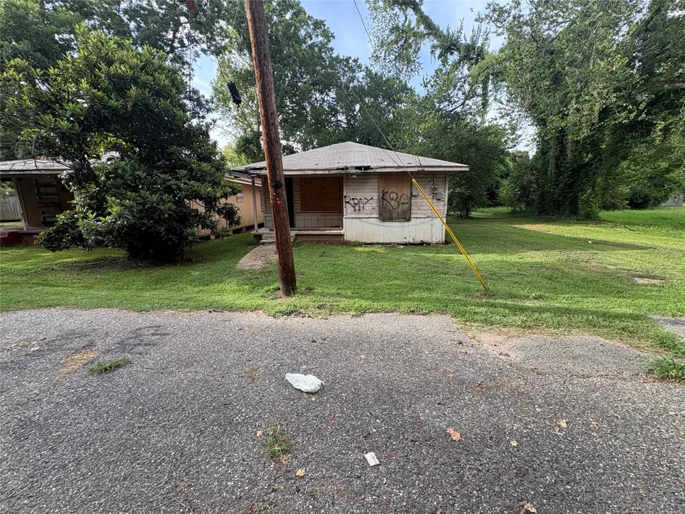 623 Kelly Street Bossier City, LA 71111