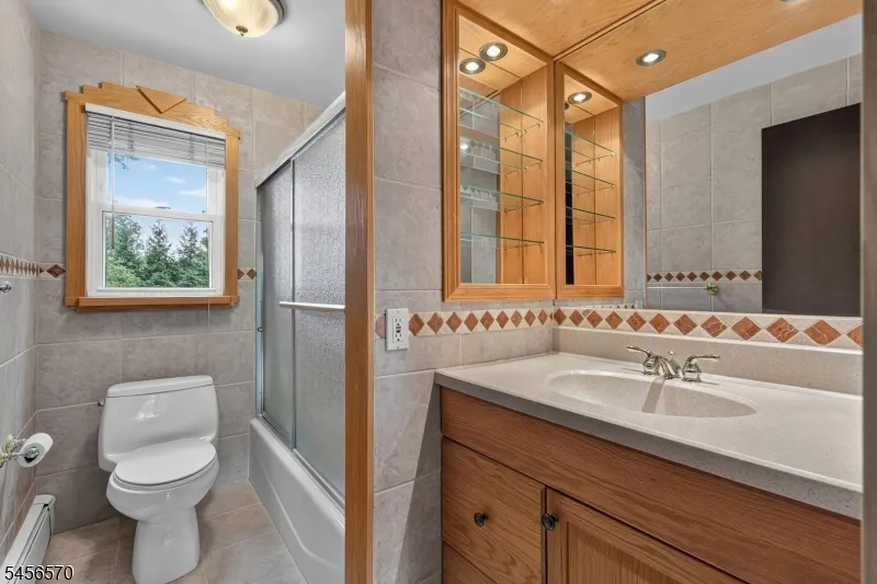 42 Hanover Pl Wayne, NJ 07470