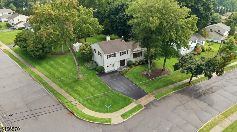 42 Hanover Pl Wayne, NJ 07470