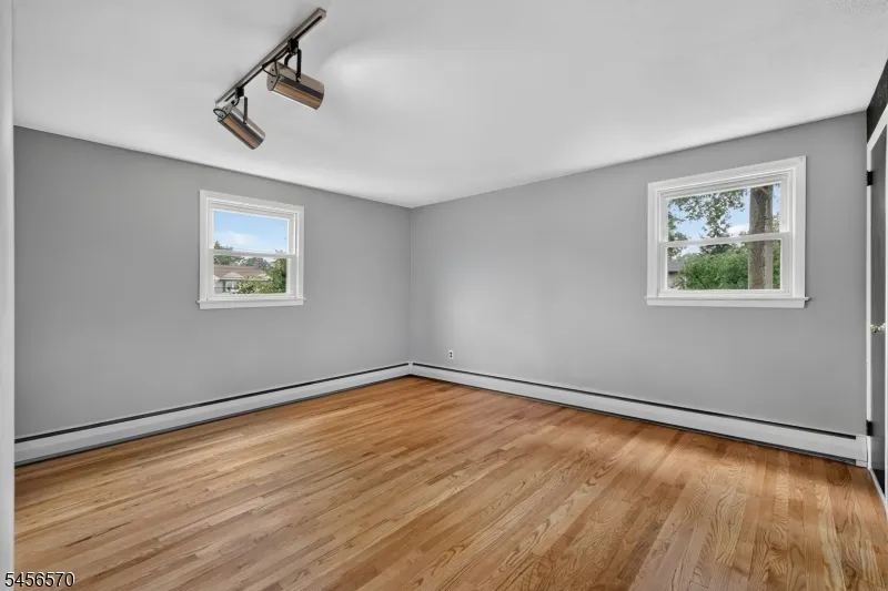 42 Hanover Pl Wayne, NJ 07470