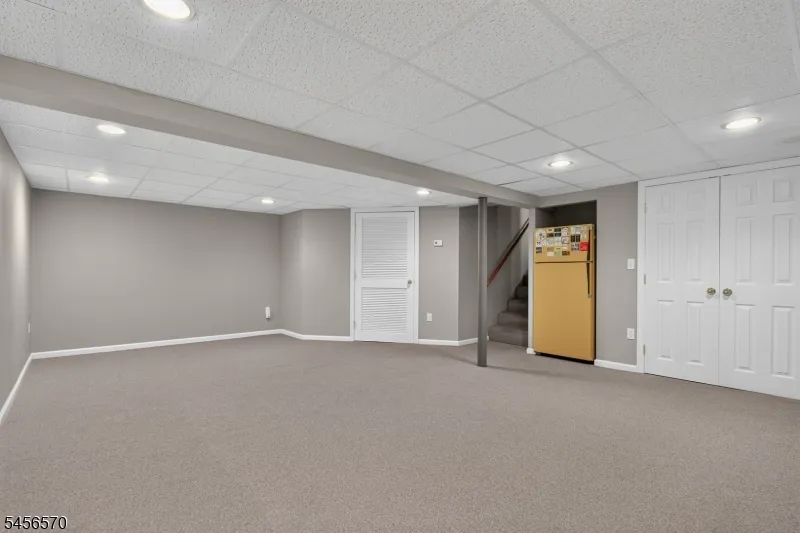 42 Hanover Pl Wayne, NJ 07470