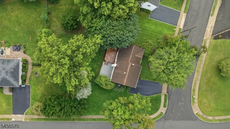 42 Hanover Pl Wayne, NJ 07470