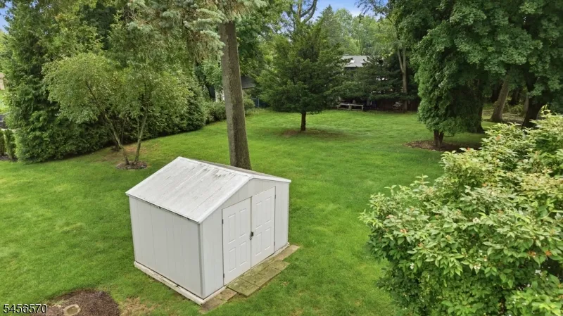 42 Hanover Pl Wayne, NJ 07470