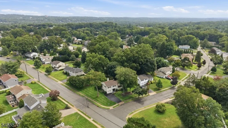 42 Hanover Pl Wayne, NJ 07470