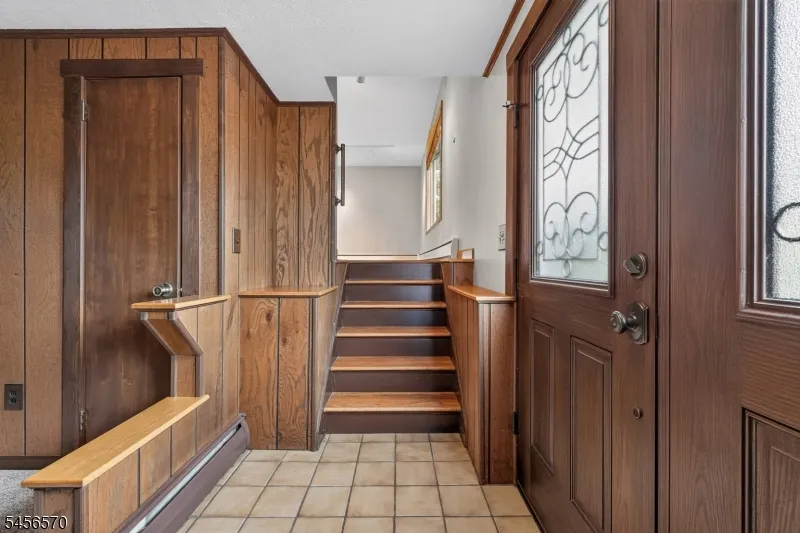 42 Hanover Pl Wayne, NJ 07470