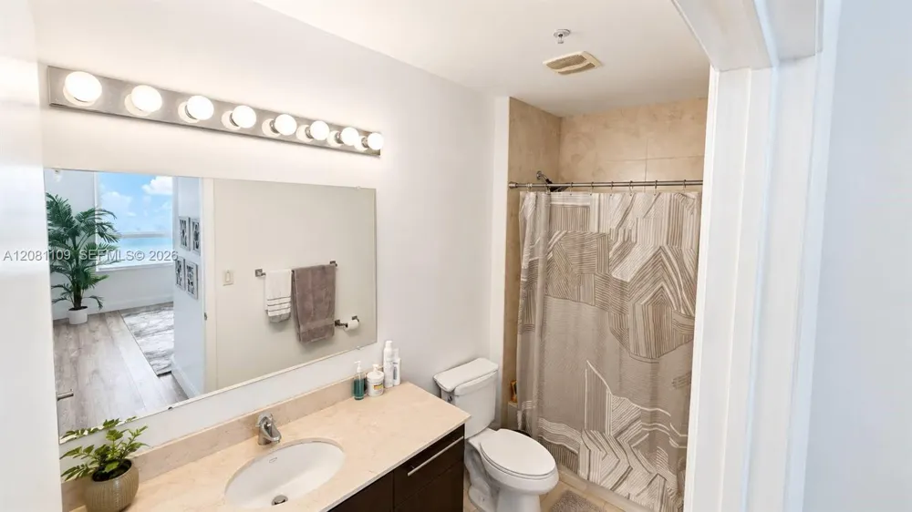 1900 Bayshore Dr #504 Miami, FL 33132