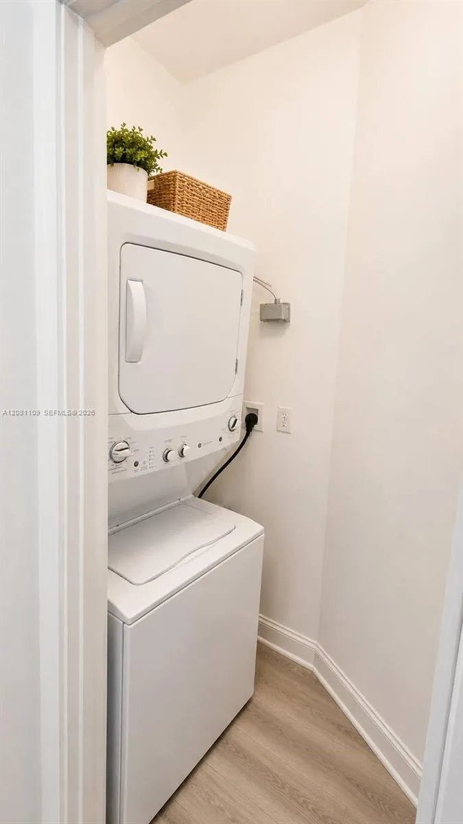 1900 Bayshore Dr #504 Miami, FL 33132
