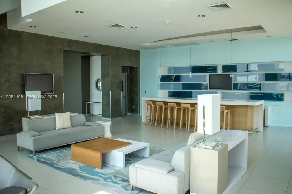1900 Bayshore Dr #504 Miami, FL 33132