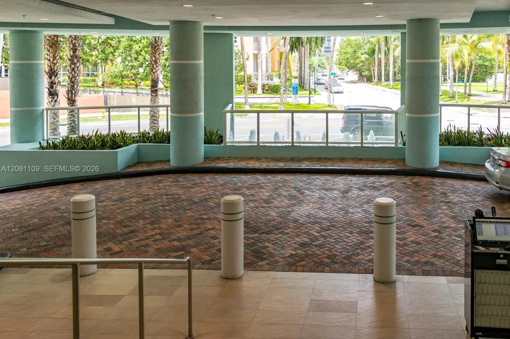 1900 Bayshore Dr #504 Miami, FL 33132