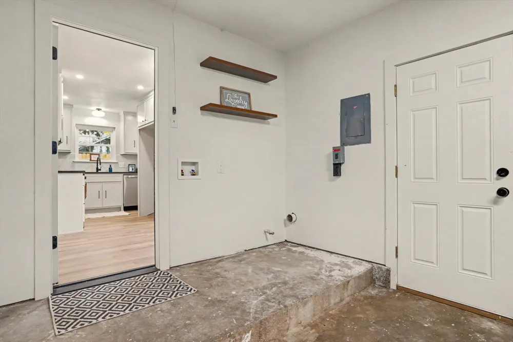 706 E E AVENUE Jenks, OK 74037