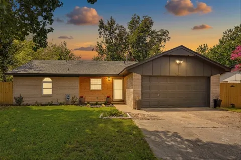 706 E E AVENUE