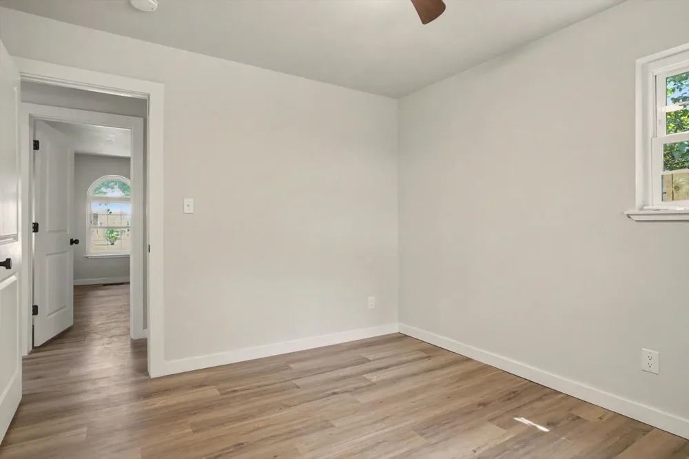 706 E E AVENUE Jenks, OK 74037