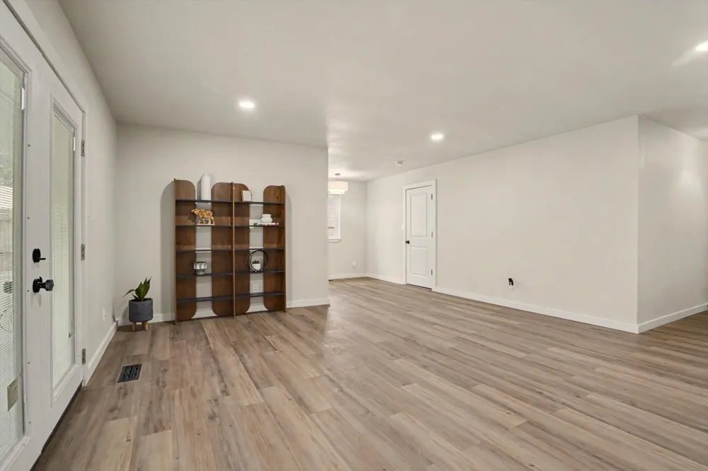 706 E E AVENUE Jenks, OK 74037