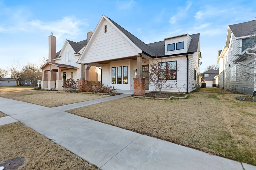 315 E Freeport Street Broken Arrow, OK 74012