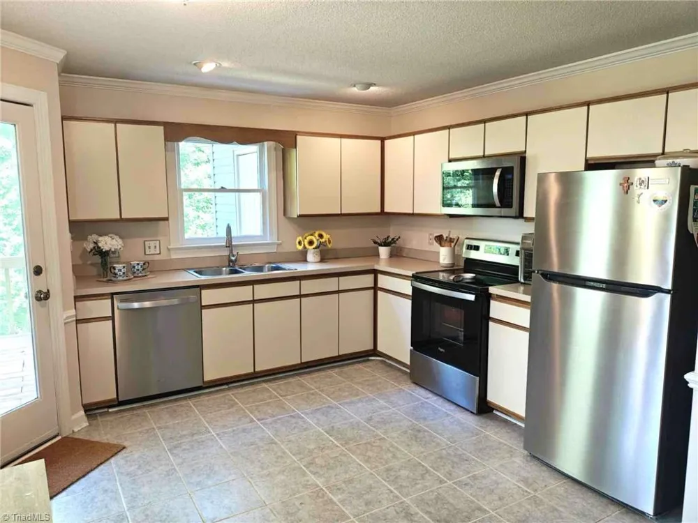 2014 Hearthwood Court Greensboro, NC 27407