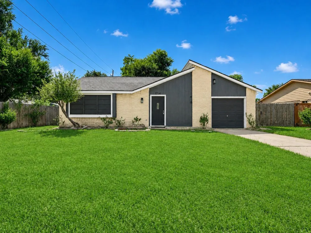 2711 Pheasant Creek Drive Sugar Land, TX 77498
