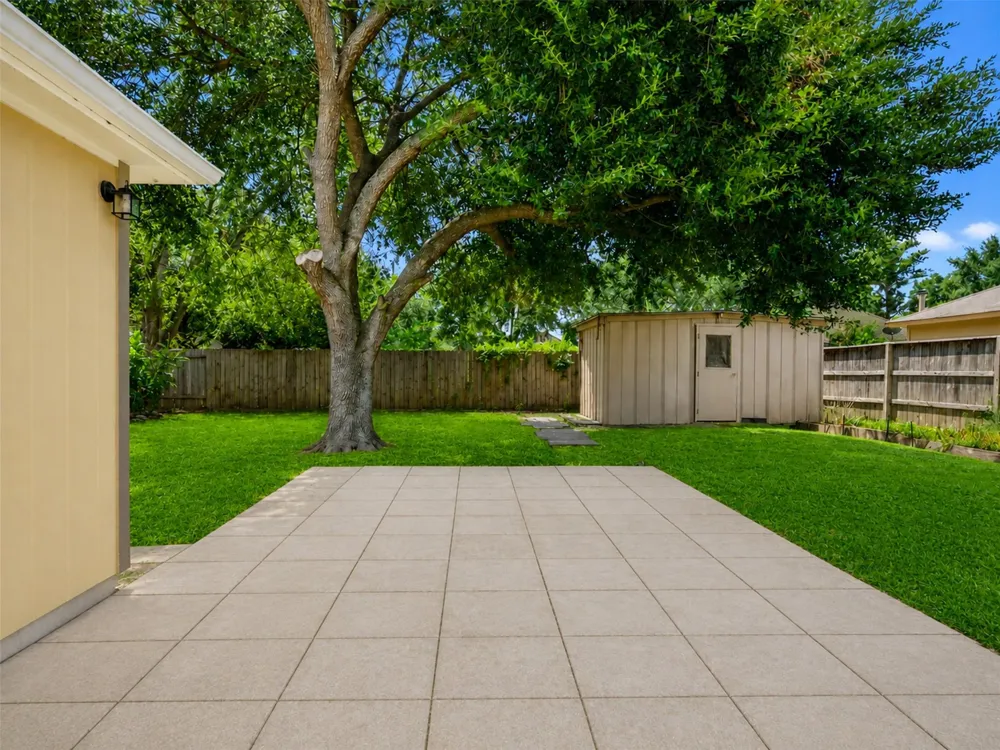 2711 Pheasant Creek Drive Sugar Land, TX 77498