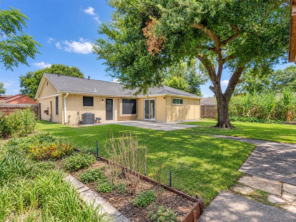 2711 Pheasant Creek Drive Sugar Land, TX 77498