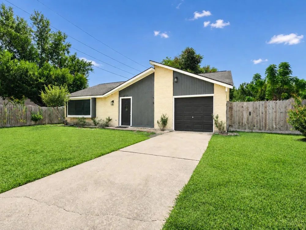 2711 Pheasant Creek Drive Sugar Land, TX 77498