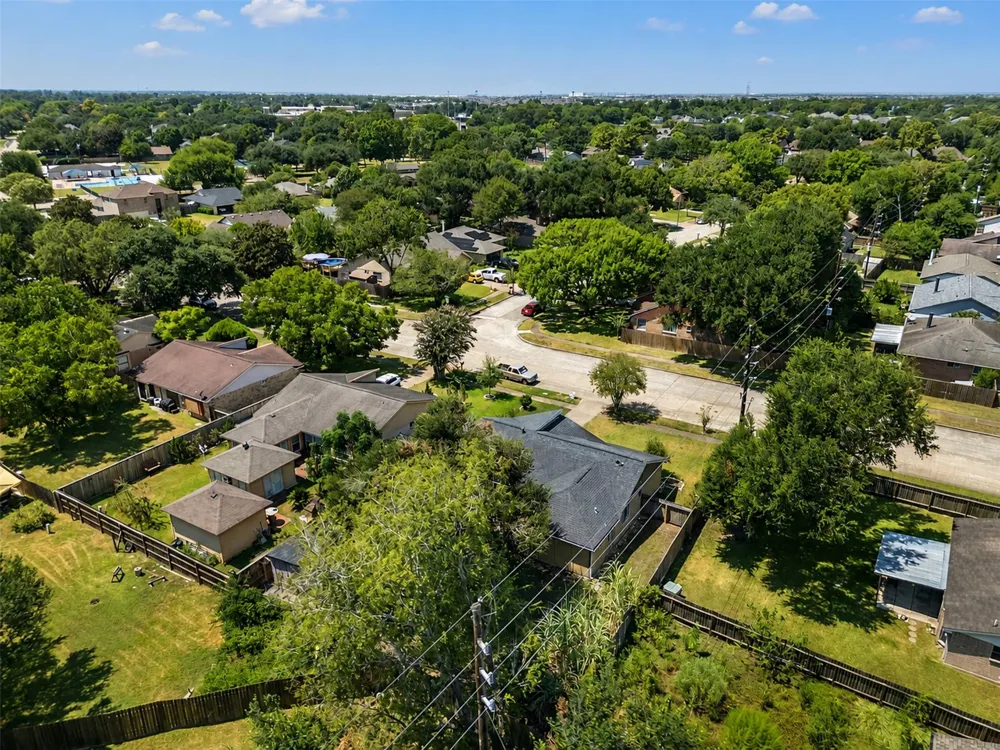 2711 Pheasant Creek Drive Sugar Land, TX 77498
