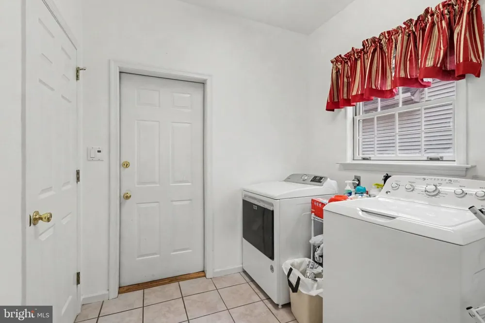 525 WATERSIDE CIRCLE Lebanon, PA 17042