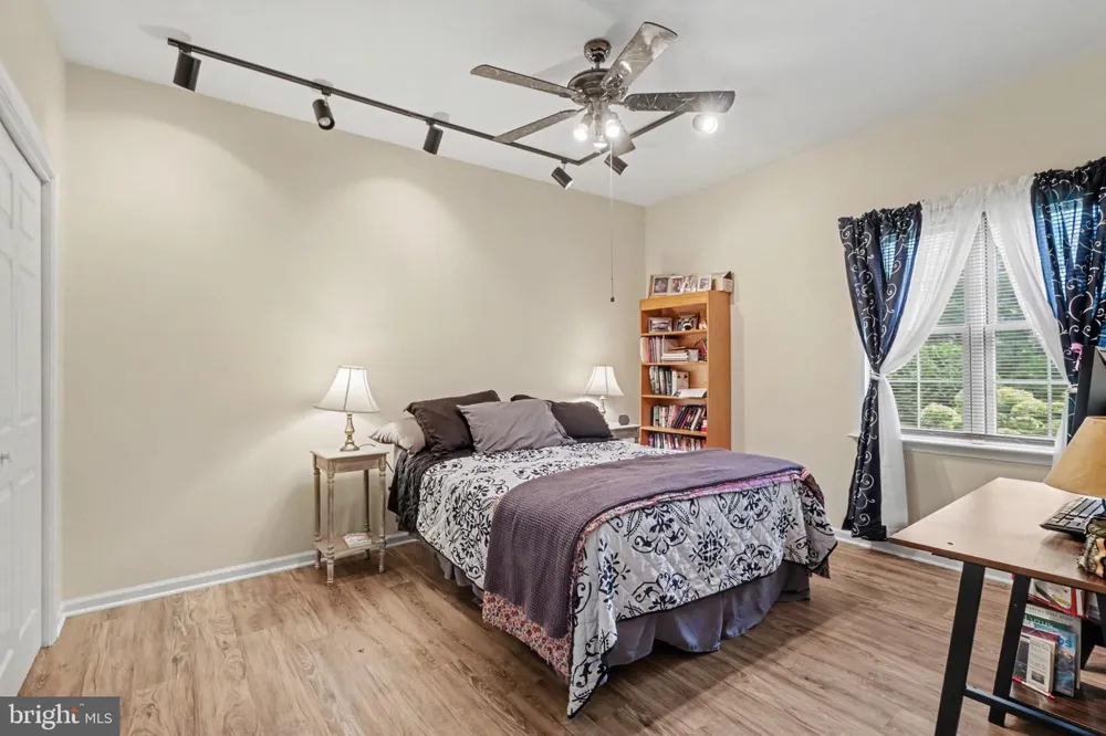 525 WATERSIDE CIRCLE Lebanon, PA 17042
