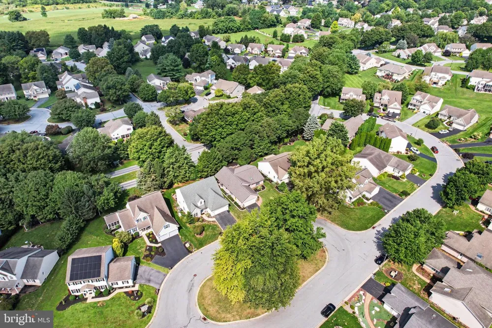 525 WATERSIDE CIRCLE Lebanon, PA 17042