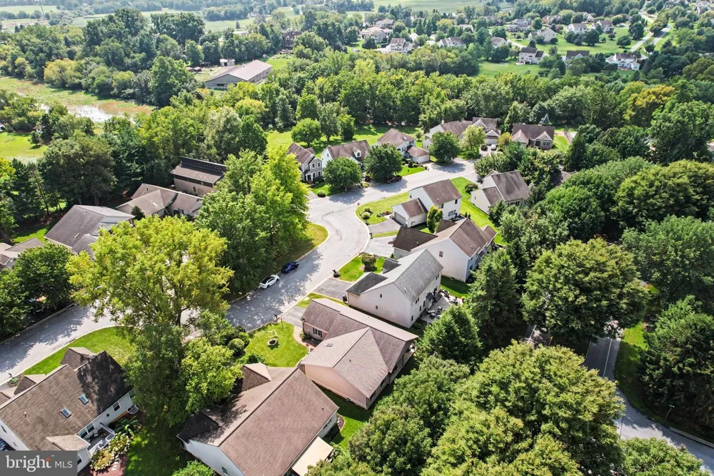 525 WATERSIDE CIRCLE Lebanon, PA 17042