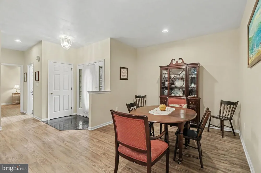 525 WATERSIDE CIRCLE Lebanon, PA 17042