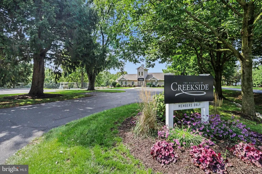 525 WATERSIDE CIRCLE Lebanon, PA 17042