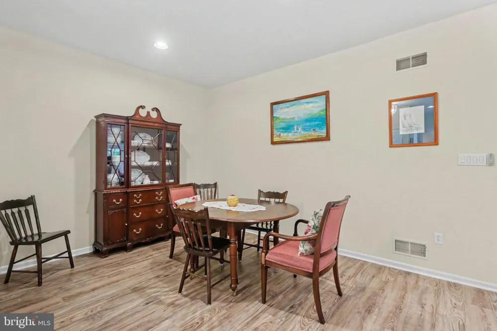 525 WATERSIDE CIRCLE Lebanon, PA 17042