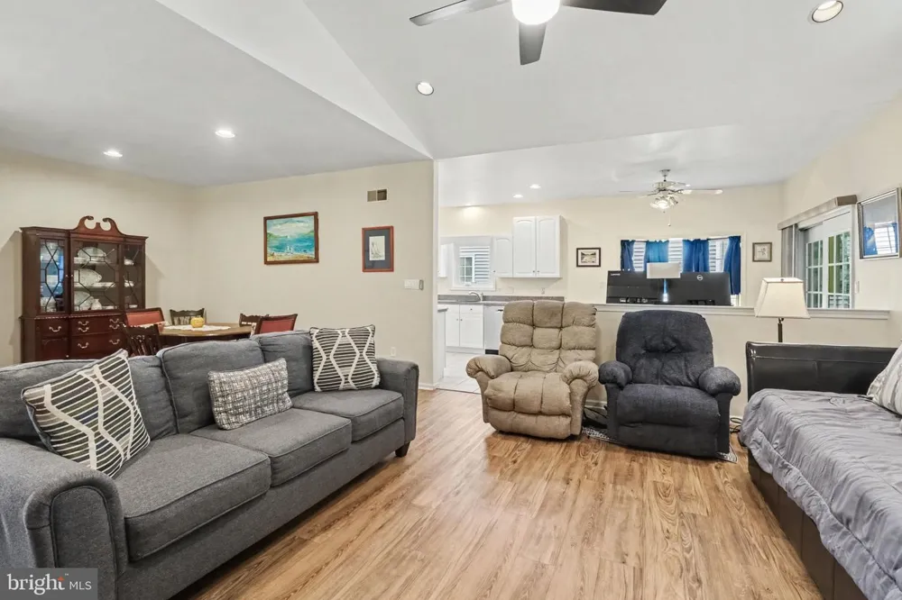 525 WATERSIDE CIRCLE Lebanon, PA 17042