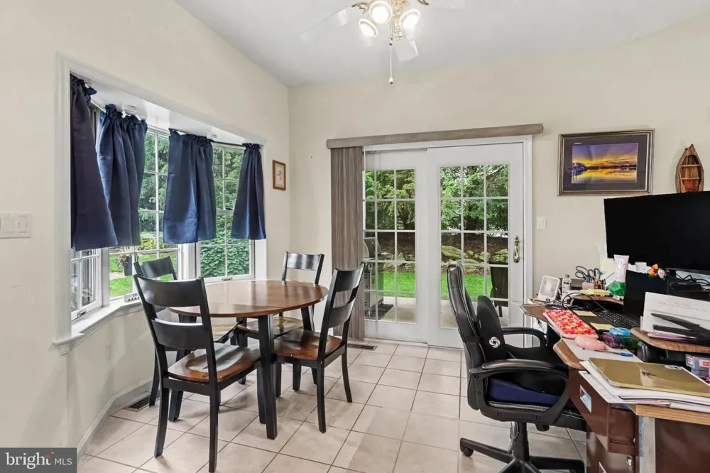 525 WATERSIDE CIRCLE Lebanon, PA 17042