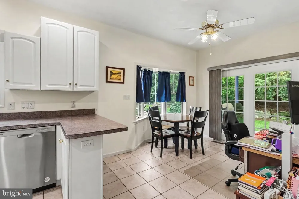 525 WATERSIDE CIRCLE Lebanon, PA 17042