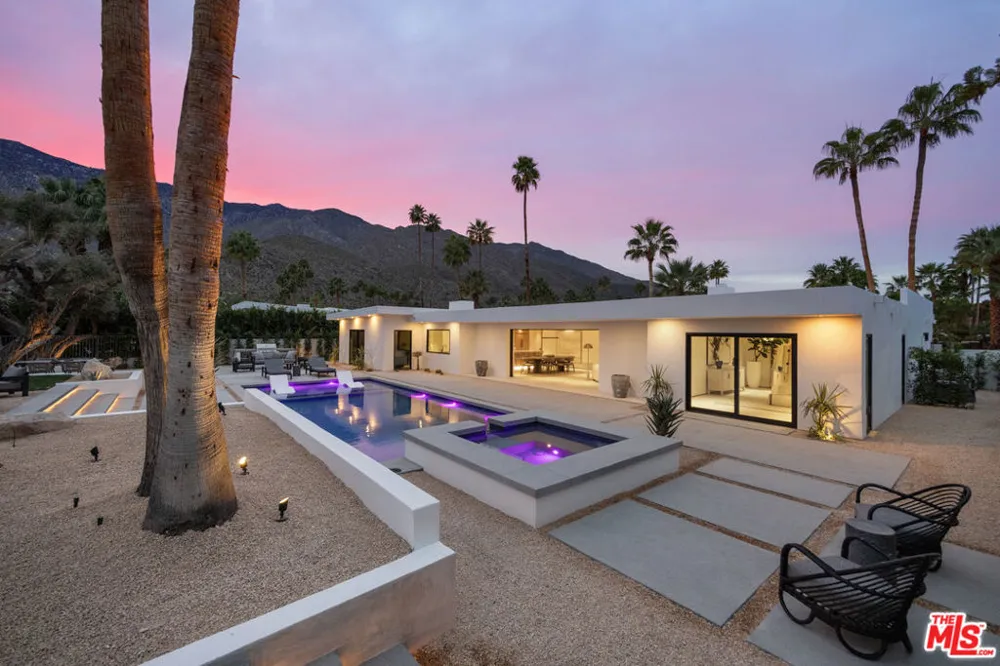 483 E Santiago Way Palm Springs, CA 92264