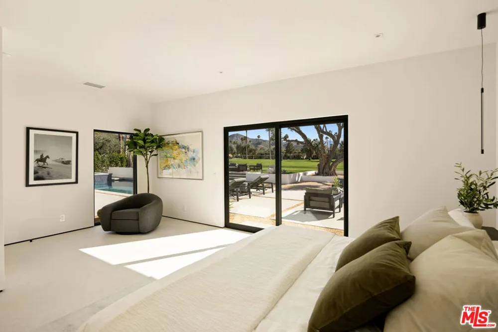 483 E Santiago Way Palm Springs, CA 92264