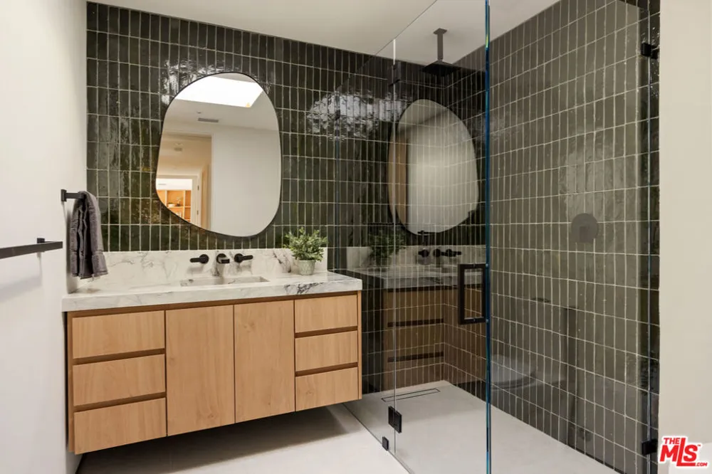 483 E Santiago Way Palm Springs, CA 92264