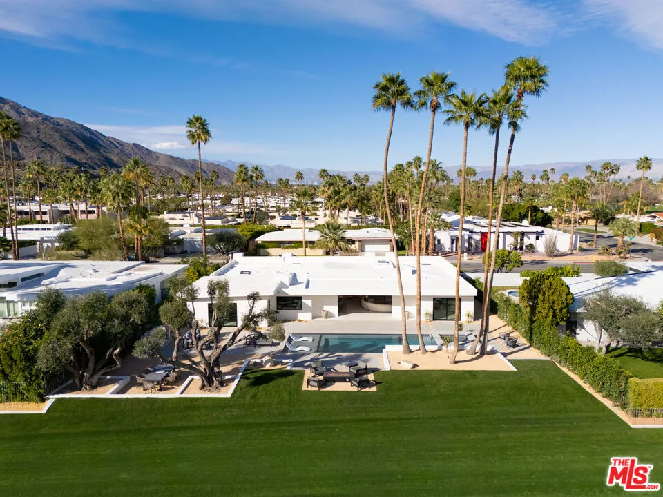 483 E Santiago Way Palm Springs, CA 92264