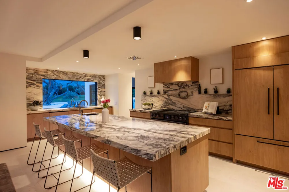 483 E Santiago Way Palm Springs, CA 92264