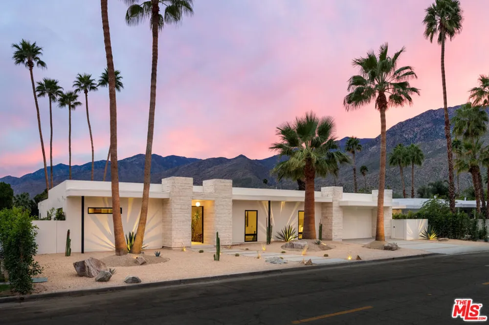 483 E Santiago Way Palm Springs, CA 92264