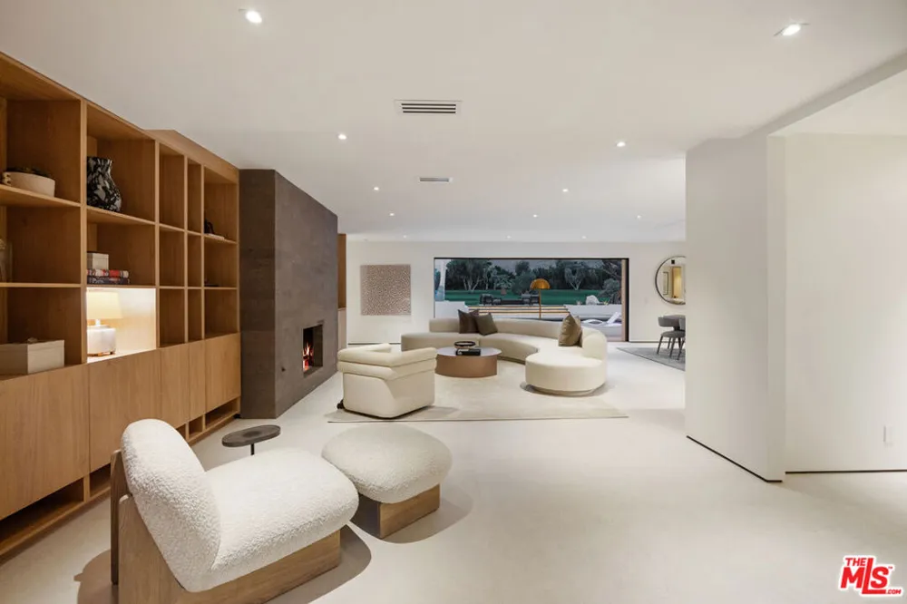 483 E Santiago Way Palm Springs, CA 92264