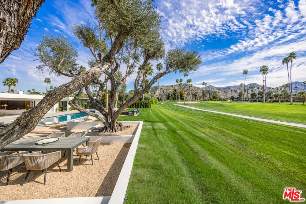 483 E Santiago Way Palm Springs, CA 92264