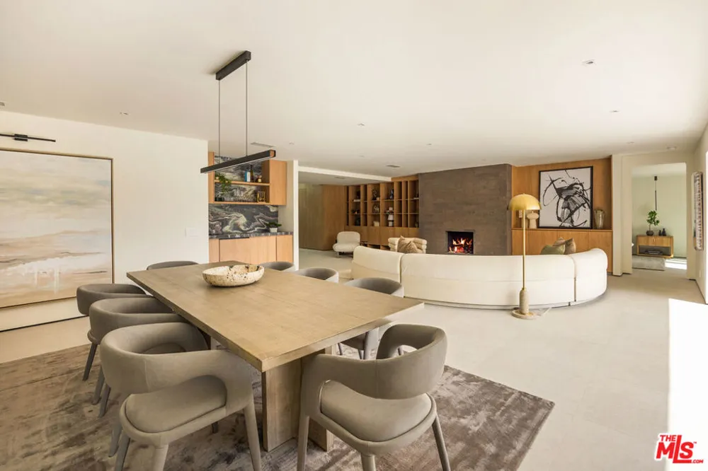 483 E Santiago Way Palm Springs, CA 92264