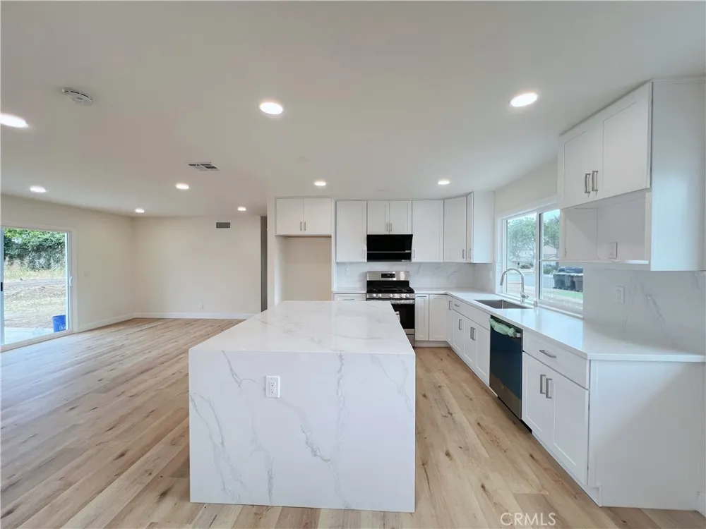 5261 Raintree St Yorba Linda, CA 92886