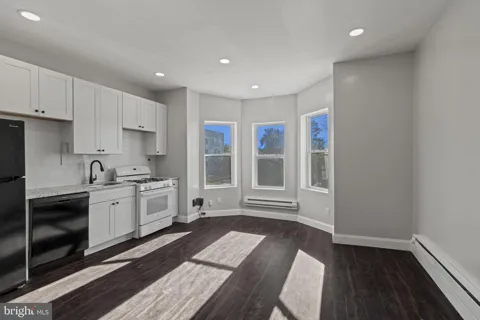5237 CHESTER AVENUE #4